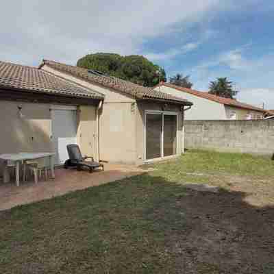 For rent - Studio 40 m² with mezzanine, private garden, air conditioning and utilities included Hotel Exterior