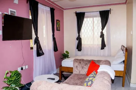 Surreal scenery of mountains and nature.... available parking and conducive stay