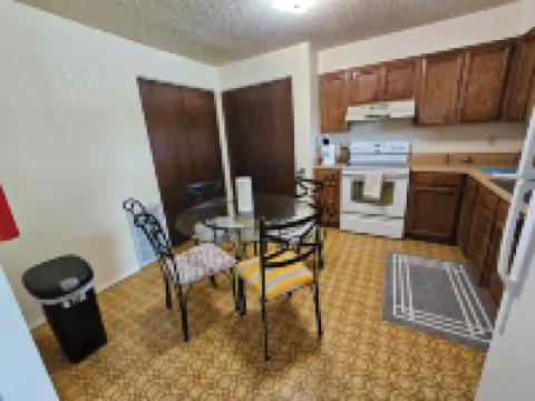 Cozy apartment on the western slope. Pet friendly.