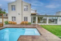 Luxury Flamingo Villa at beach with Pool and Solar Back Up - Villas