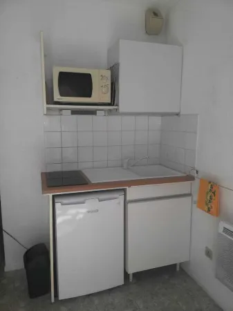 STUDIO ON THE GROUND FLOOR