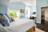 Cozy 2BR Apt w/ Dedicated Home Office & Restoration Hardware Furnishing Hotels in Saddle Brook