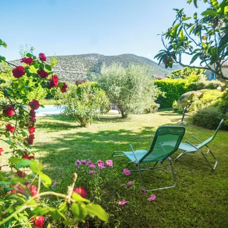 Le Refuge Provençal Nijonyas Отели в г. Малосен