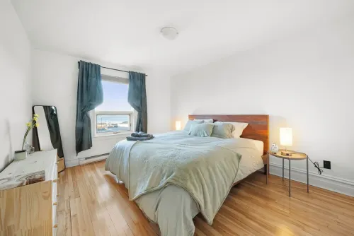 | Le Notre Dame 3 | River & City at the Gateway