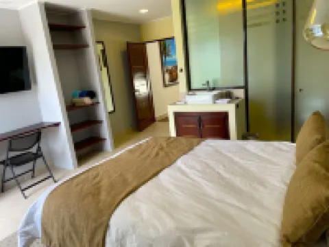 Luxury Villa 8 Bedrooms Private Compound with Pool