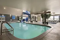 Days Inn by Wyndham Regina - Pool