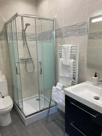 Small 19th-century house surrounded by vines, Domaine viticole de Rochambeau Отели в г. Сулен-Сюр-Обанс