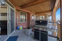 Big White Ski In Ski Out Condo with brand new hot tub!