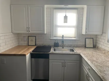 Charming 2-bedroom house with WiFi, AC in enjoyable Lancaster