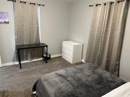 Madisons place, a newly remodeled duplex is 5 mins away from OSF and Carle hosp