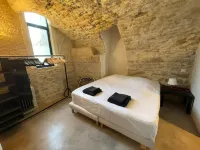 Super two bedroom village house with panoramic views and swimming pool Hotels near Abbaye Notre-Dame de Senanque