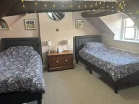 The Corner Cottage - ideal Cotswold way walk stay / pet friendly