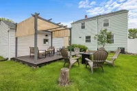 Luxe Aura Residence in Buffalo, Game Room, Safe Neighborhood, Centrally Located