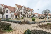 Lovely apartment with free parking in Evran