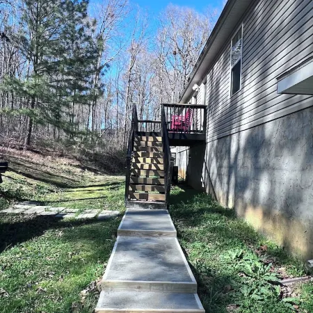 Barndominium getaway oasis! Close to Chattanooga shopping restaurants and Water!