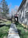 Barndominium getaway oasis! Close to Chattanooga shopping restaurants and Water!