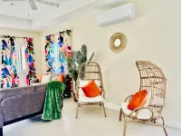 Relaxing seashore home with AC &WiFi in Lovely Lucea-btw MoBay & Negril-30 Mins