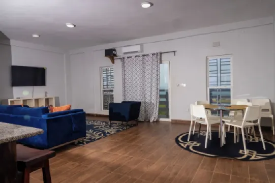 Myneya Views - 3 bed 2 bathroom serviced apartment Hotels near Bureh Beach