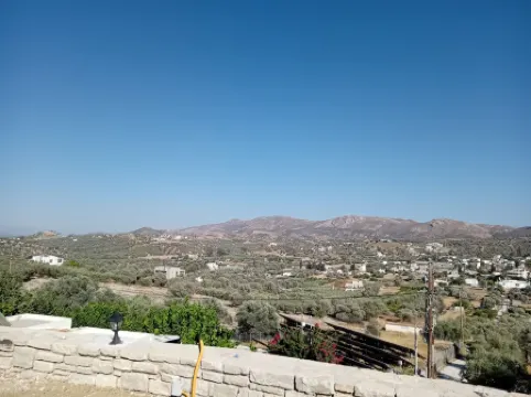 Charming 2-bedroom house with WiFi and AC in enchanting Pitsidia