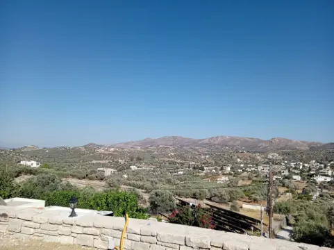 Charming 2-bedroom house with WiFi and AC in enchanting Pitsidia