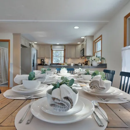 "Tide Vibes" at Ferry Beach - a 4 Bed/3 Bath Spacious Retreat for 13!