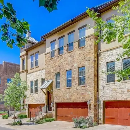 Bend in the River - Gorgeous 3-level Brownstone With Rooftop Views