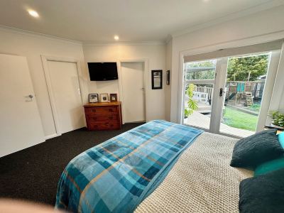 Perfect Multi Family Raumati Home - 4Br + 2Br Wing