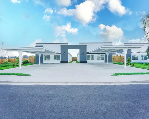 Brand NEW Splendor 2 Bedroom Apartment conveniently located Pharr-McAllen area! Hotels in Pharr