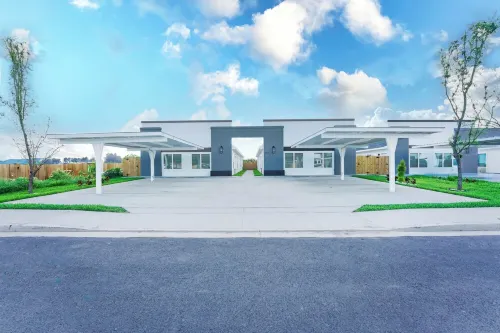 Brand NEW Splendor 2 Bedroom Apartment conveniently located Pharr-McAllen area!