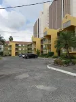 Chic 1-bedroom apartment with AC, WiFi in central  New  Kingston area Hotel a 