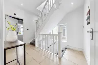 Bright Modern 4BR|2BA Gem in Wembley / Harrow - Perfect for Families - Sleeps 8