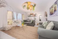 Villa with pool and breathtaking views of the entire island of Lanzarote! Hotels in Nazaret