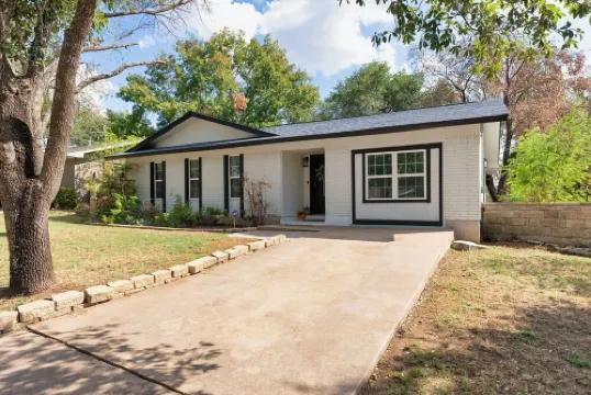 Charming 4-bedroom house, walkable to Downtown Georgetown Restaurants & Shopping