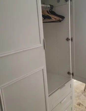 30 m2 apartment. Located 9 minutes' walk from the port, city center and beaches.