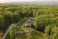 Stony Kill Ranch - Hot Tub and Waterfall Access 와워싱 호텔