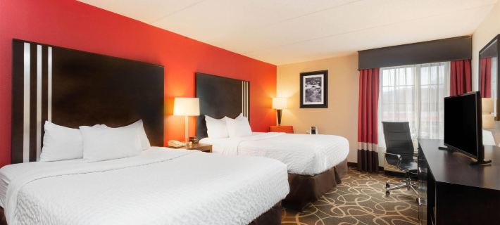 La Quinta Inn & Suites Summersville/New River National Park Hotels in Nicholas County