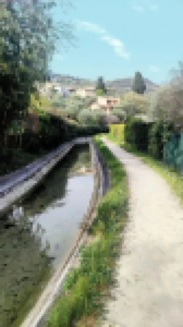 Joli Haut de Villa Avec Grand Jardin, Entre mer et Montagne Animaux Acceptés Hotels in Peymeinade