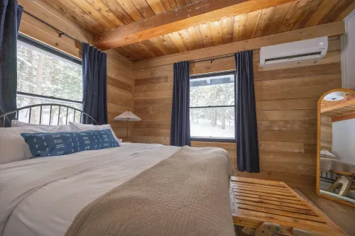Cozy Pet- & Family-Friendly Chalet Near Stowe Mountain Resort