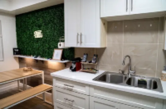 Modern home in heart of Alhambra-10 min from LA