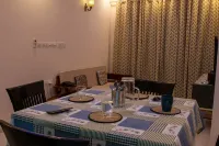 Cozy Apartment w/ sea facing views w/ all amenities including an infinity pool Hotels in Chicalim