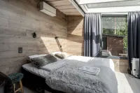Private & Cozy Suite with lake views Hotels in Laukaa