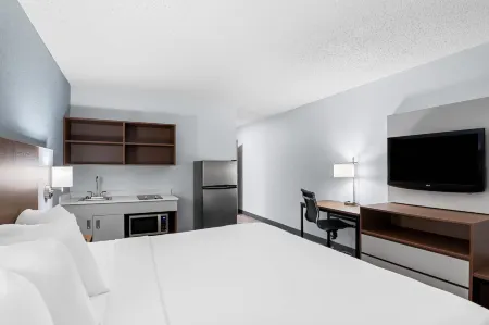 Suburban Studios Chester I-95 Отели в г. Бермуда