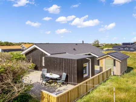 "Mauri" - 350m from the Sea