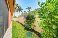 Coastal Naples Getaway ~ 2 Mi to Beaches! - Beach
