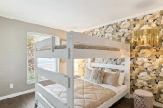 Heated Pool and Basketball Courts - Gorgeous Oasis Retreat