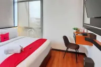 RedDoorz Near RS Royal Prima Medan 2 Medan Petisah 호텔