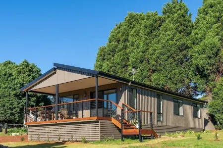 Farm "The Stockyards " 3 Bed Views Foxground.