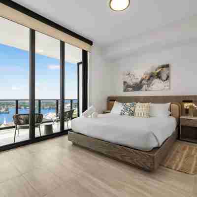 Miami 72 Building - 360-degree Views - We host Rooms