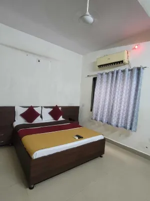 Hotel ARADHANA Hotels near Veraval Seafront