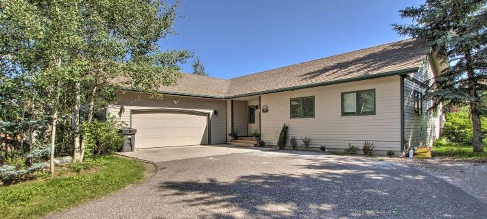 6 Mi to Big Sky Resort! Group Retreat w/ Mtn Views Hotels in Big Sky
